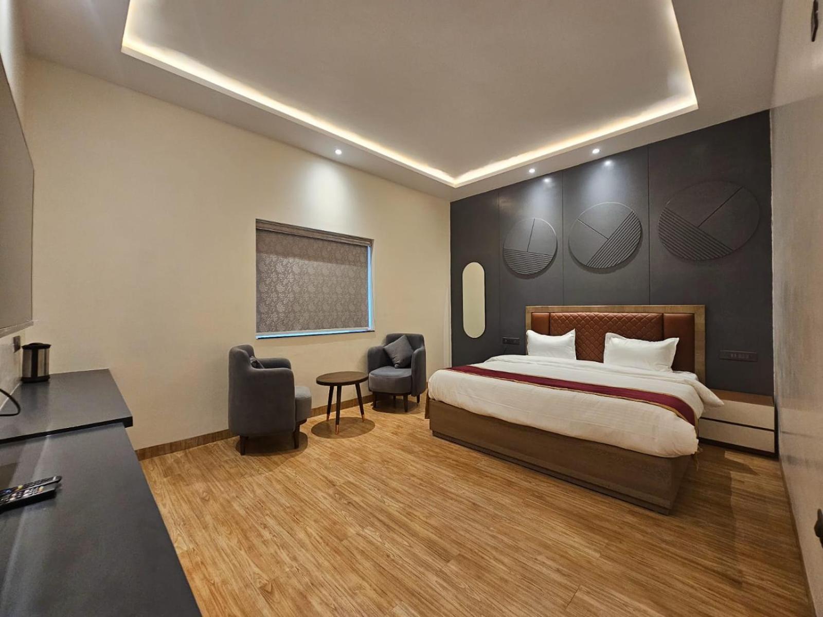 Hotel Elara Dehradun Luaran gambar